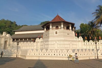 4 Days Amaizing Classic Mini Tour Sri Lanka - Temple of the Sacred Tooth Relic and Peradeniya Gardens