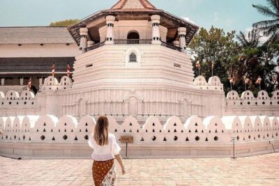 4 Days Tour to Kandy, Sigiriya & Nuwara Eliya - Day 1 in Kandy: Rambukkana spices, gems, the Tooth Relic Temple, and cultural dance