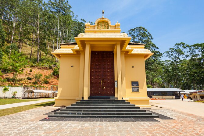 6 Days Private Vehicle with English Speaking Chauffeur - Day 5 Galle Fort: Portuguese roots, Dutch Hospital shopping, and walkable heritage