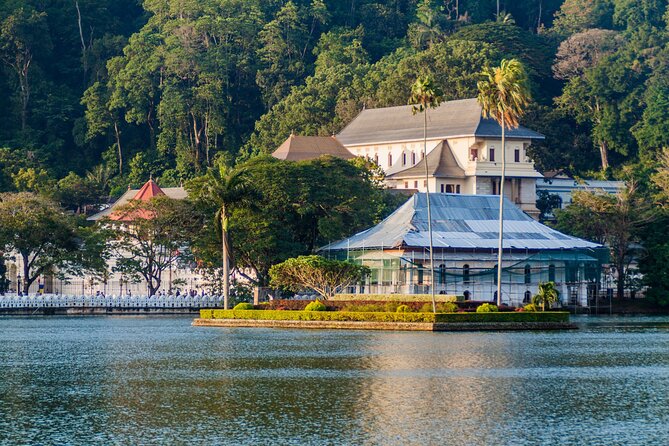 6 Days Private Vehicle with English Speaking Chauffeur - Day 2 to Nuwara Eliya: Gregory Lake, Hanuman and Sita temples