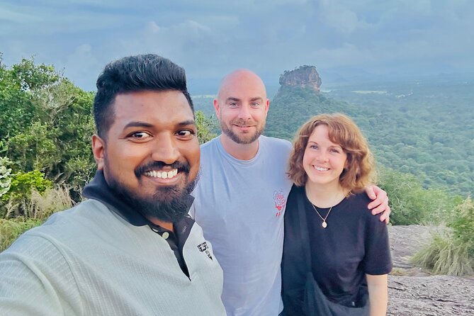 9 Day Sri Lanka Round Tour with Private Driver - Day 3: Kandy Arrival via Peradeniya Botanical Garden and Temple of the Tooth