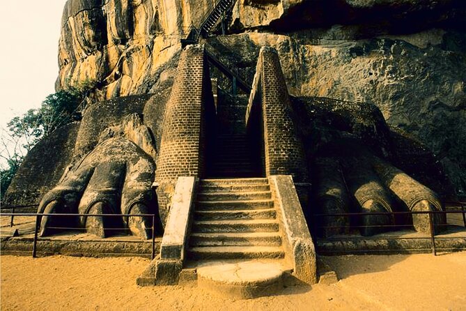 All-inclusive - Sigiriya and Dambulla day tour from Colombo - A Tour With Max 12 People: Your Time Stays Yours