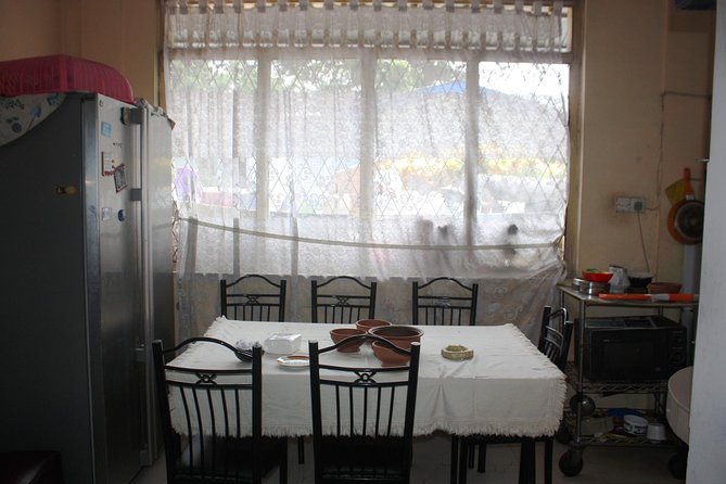Authentic Sinhalese Cooking Class in Colombo with a Local Family - Why cooking in a Colombo home feels different than a class
