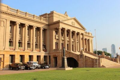 Colombo City Sightseeing - First Stop: Gangaramaya Temple and the Right Kind of Atmosphere