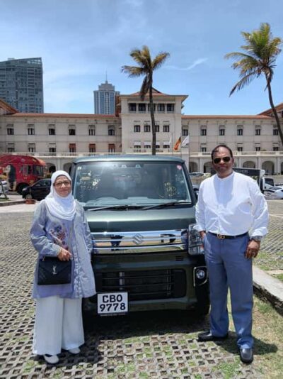 Colombo: City Sightseeing Tour by Car with Driver-Guide - Gangaramaya Temple: Buddhist Art and a Museum-Like Feel