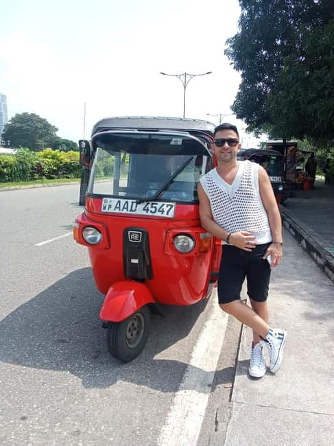 Colombo City Tour by Tuk-Tuk with Hotel Pickup - All Include - Dutch Hospital precinct and Lotus Tower: colonial charm meets modern Colombo