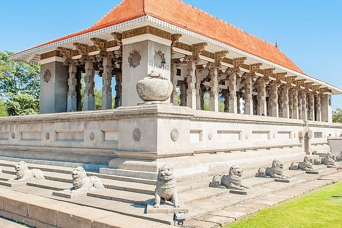 Colombo City Tour Highlights - Colombo Lighthouse: a Harbor Landmark with Security Limits