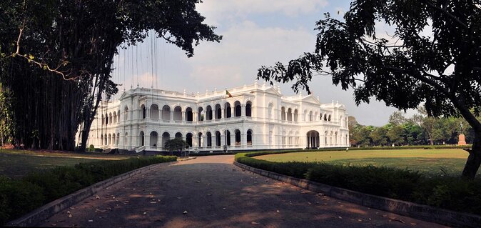 Colombo City Tour (small group with pickup from Cruise ship) - Port Pickup and the Colombo Shore-Day Reality