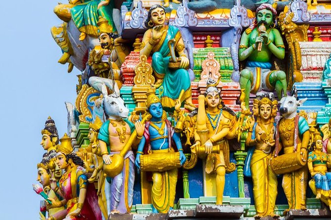Colombo City Tour (small group with pickup from Cruise ship) - Seema Malakaya at Lake Beira: Peace, Statues, and Ritual Life