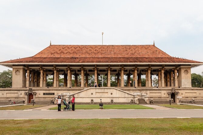 Colombo City Tour With Historical Places ( All Inclusive ) - Galle Face Green: The Promenade That Explains Colombo’s Outdoors