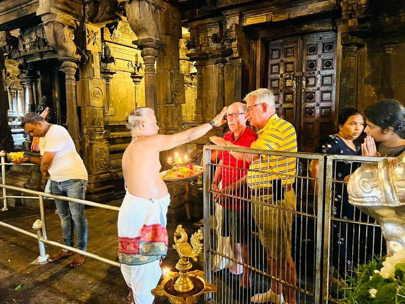 Colombo: Guided City Tour - Gangaramaya Temple: The Stop That Gives the Tour a Center