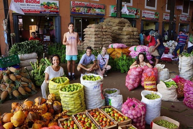 Colombo Half Day City Tour - Ayurvedic Stop: Spices and a Different Kind of Story