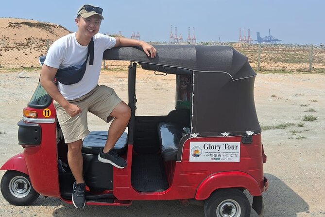 Colombo local Food Tour &City Tour by TukTuk All food Included - Viharamahadevi Park: a break from traffic and into neighborhood feel
