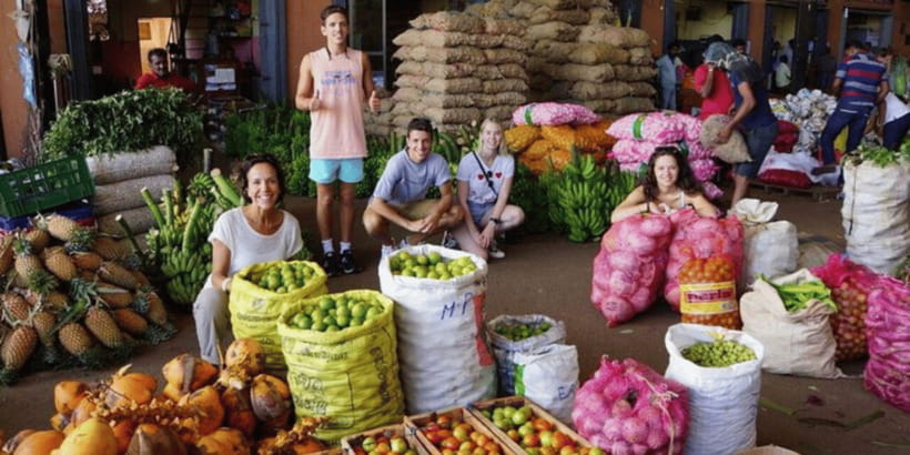 Colombo: Local Market Tour & Cooking Demo with Lunch - TukTuk Pickup and a Quick Change of Pace