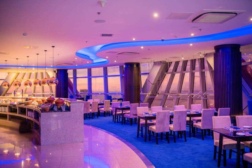 Colombo: Lotus Tower Celebration Dining Experience with Cake - The View Factor: Colombo From a Revolving Table