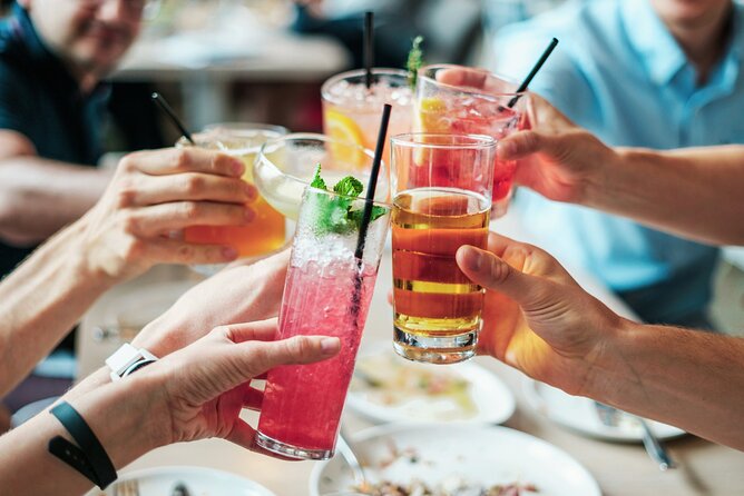Colombo: Lotus Tower Experience with Lunch or Dinner Buffet - Drink details that matter: your included beverage and the easy mix-up