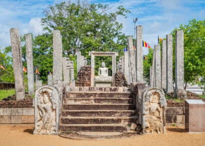 Colombo: Sri Lanka Cultural Triangle Hotspots 2-Day Tour - Day 1: Colombo to Polonnaruwa, then an overnight base in Sigiriya