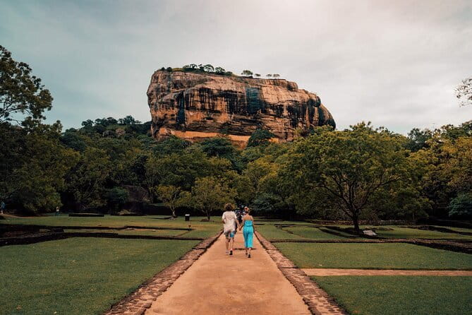 Colombo to Kandy Shuttle with Dambulla Sightseeing Tour - A very early start from Colombo or Negombo to Kandy