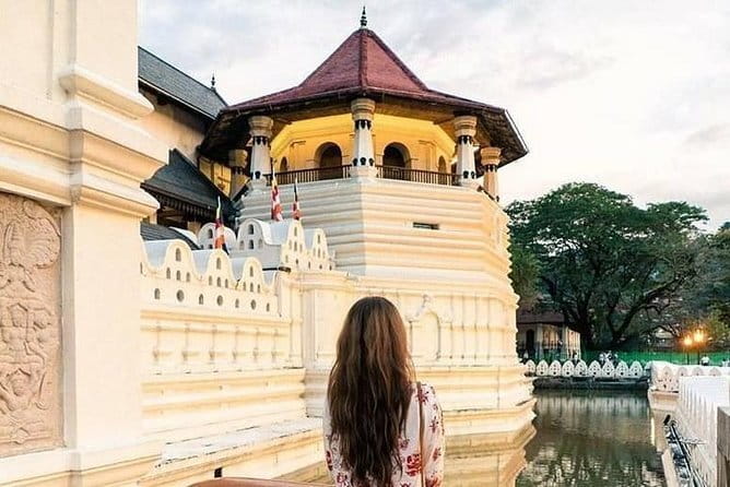 Colombo to Kandy Shuttle with Dambulla Sightseeing Tour - Dambulla Golden Temple caves: the UNESCO complex you’ll remember