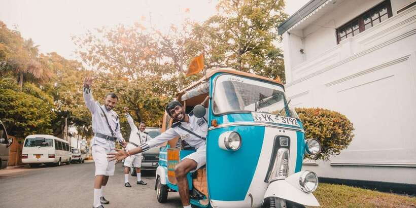 Colombo: Tuk Tuk City Highlights Tour with Lunch - Pickup and Drop-Off in Colombo’s City Limits