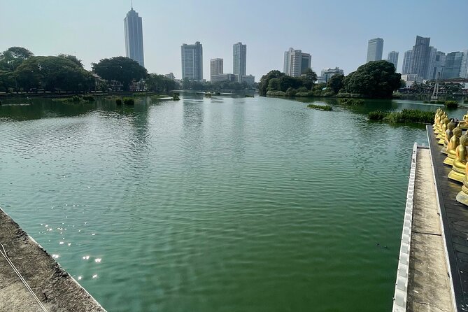 Colombo Tuk Tuk City Tour - Galle Face Green: sea-air breaks and colonial-to-modern coastal life