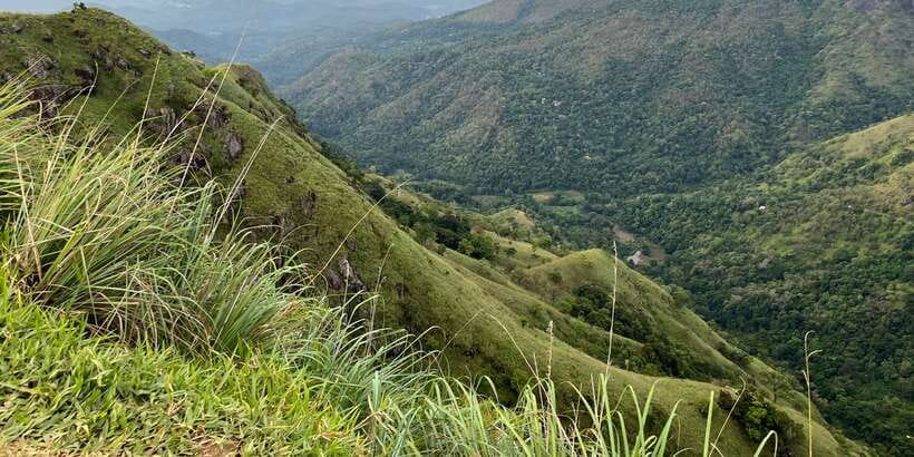 Discover the Best of Sri Lanka in 2 Days - Day 2: Ambuluwawa Tower, Ayurveda Gardens, Dambulla Caves, and Sigiriya