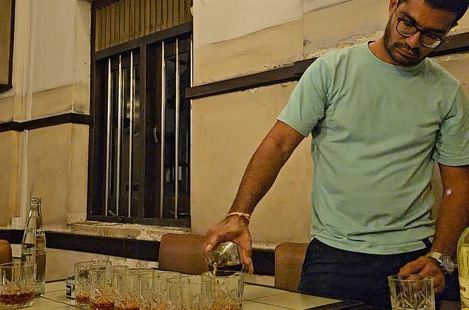 Dodgy Bar Tour in Colombo - Price and value: what $60 buys in a 2-hour night