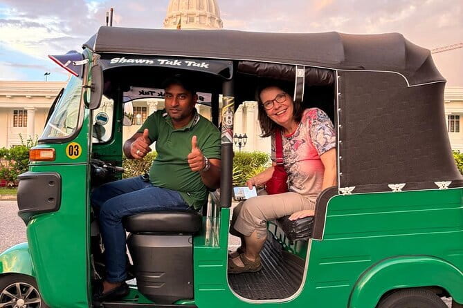 Explore Colombo City Highlights in a Private Tuk Tuk - Red Mosque (Jami Ul-Alfar Mosque) and Hindu Temple Stops