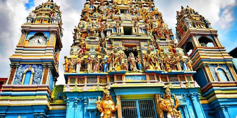 Explore The Colombo City by Private Tuk Tuk or Car - Gangaramaya Temple and the Beira Lake-facing vibe