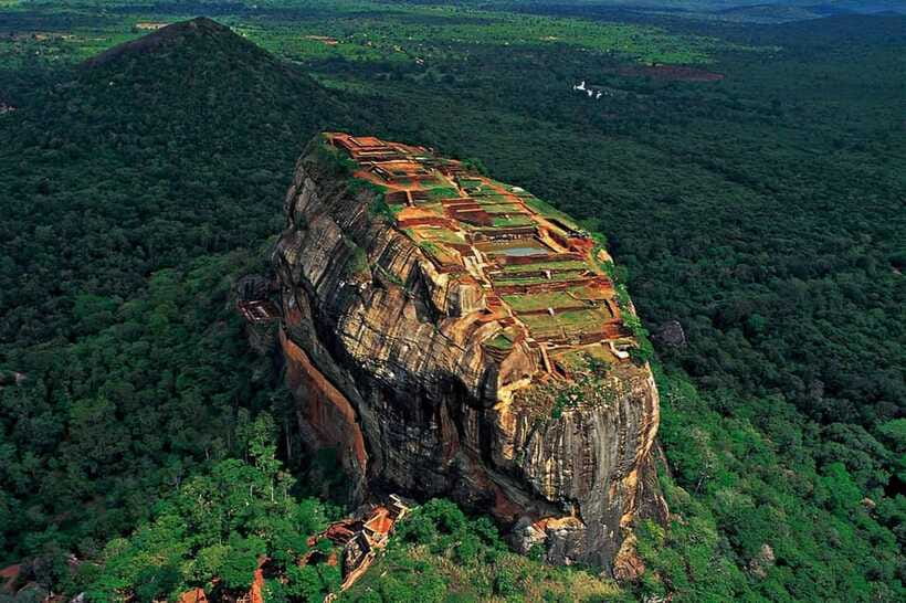 From Colombo: Sigiriya & Dambulla Day Tour with Safari - Optional village tour: lunch, local transport, and small craft memories