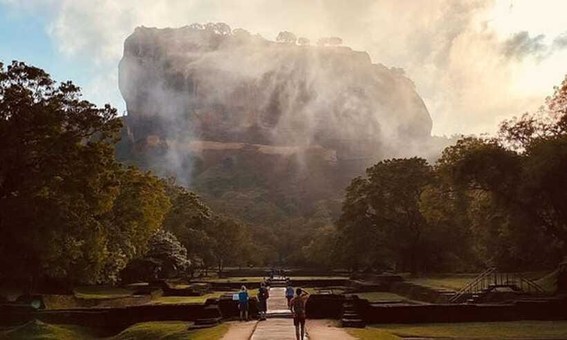 From Colombo: Sigiriya Rock Sunrise Climb with Dambulla … - Guide vs Chauffeur: The Pace You Should Expect
