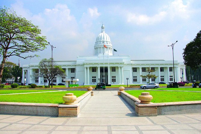 Full Day Colombo City Tour - Dutch Hospital to Galle Face Green: Old Buildings Meet the Sea