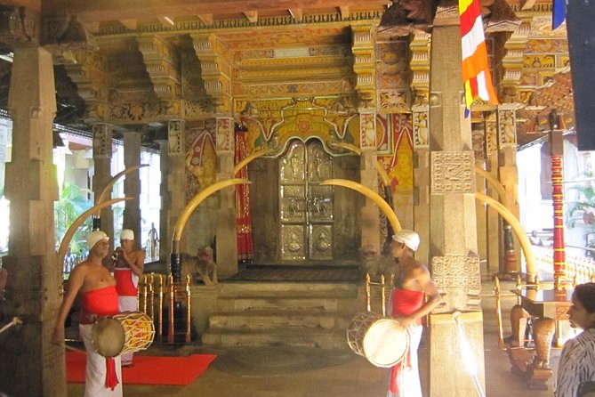 Kandy Day Tour From Colombo - Temple of the Sacred Tooth Relic: the spiritual anchor of Kandy