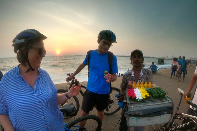 Luxury Night Cycle Tour of Colombo - Safety and the pacing: what the guide actually does