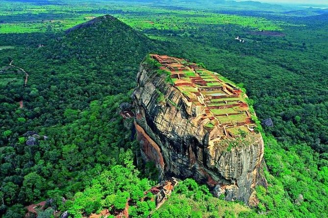 Minneriya Elephant Safari wth Sigiriya Lion Rock from Colombo - Sigiriya Rock Fortress: The Lion Rock Climb, in Real Time