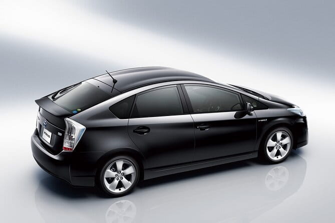 Private Car & English-Speaking Driver – Sri Lanka Island wide - Private A/C comfort, luggage help, and why it matters in Sri Lanka