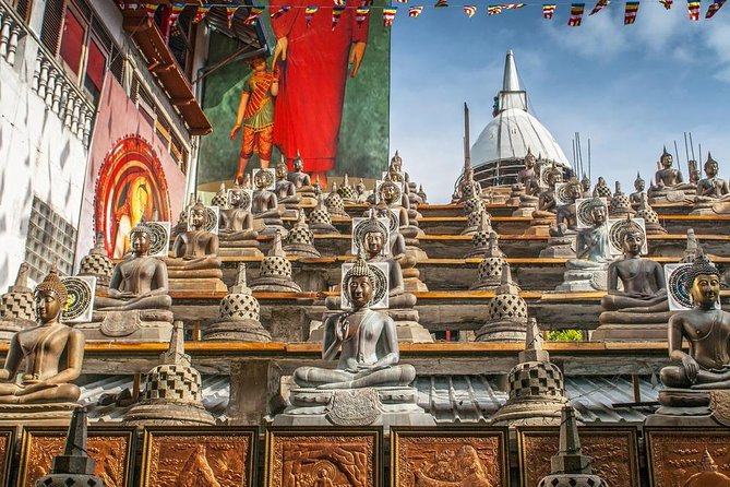 Private Colombo Sightseeing By Tuk Tuk - Stop 5: Gangaramaya Temple and the Longest Stop by Bera Lake