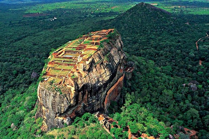 Private Day Tour from Colombo to Sigiriya, Dambulla & Pidurangala - Private transportation that keeps the day from turning chaotic