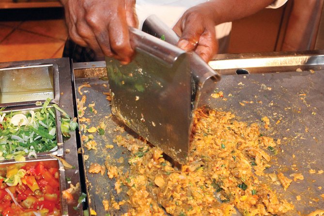 Private Night Tour in Colombo with Street Food Tasting - A Private Colombo Night That Mixes Temples and Street Bites
