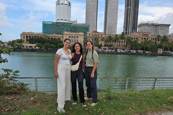 Ride and Explore Colombo and Food By Tuk Tuk Tour All Inclusive - Viharamahadevi Park and Wolvendaal Church: Breaks from the Street Heat
