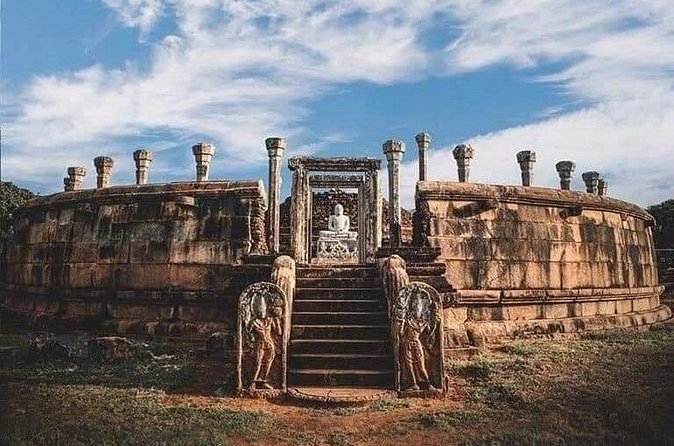 Sri Lanka 5 Day tour Best Nature and Culture include top hotels - Day 4: The Scenic Train Ride to Ella and the Nine Arches Bridge Afternoon