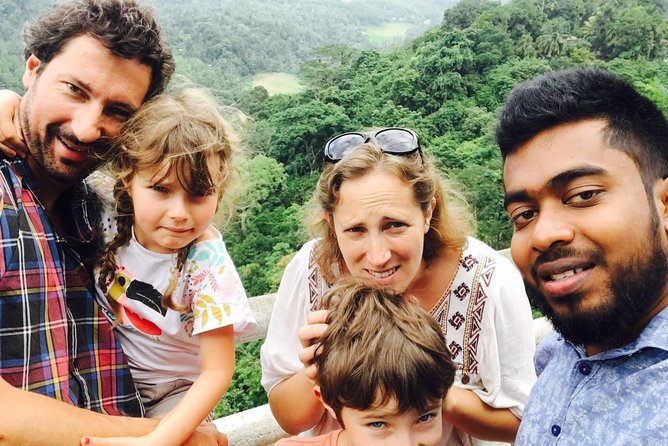 Sri Lanka classic tour 8 Days with private driver,vehicle and H/B accommodations - Day 5: The Kandy-to-Ella rail ride is the star moment