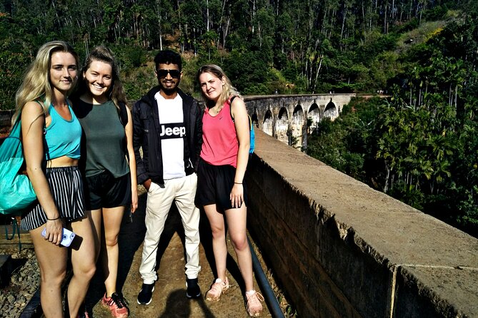 Sri Lanka Culture Tour - Day 4 Kandy: Temple of the Tooth area culture and city life