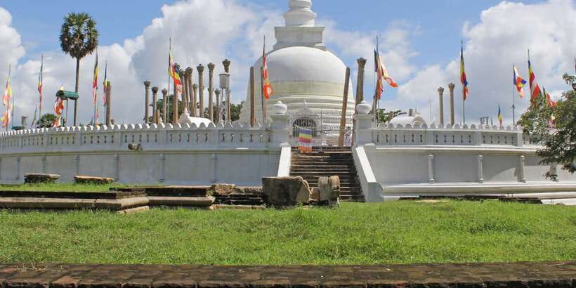 Sri Lanka Private 3-Day Cultural Tour, 5 UNESCO Sites - Day 3: Matale spice garden, Dambulla Golden Temple, and Kandy’s Tooth Temple