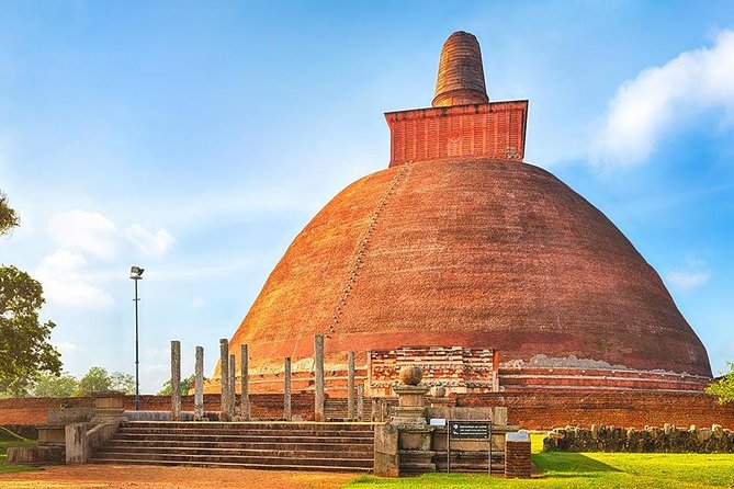 Tour Packages in Sri Lanka - Most Popular Round Tour - All in One Tour - Horton Plains on request + the scenic Nanuoya to Ella train ride