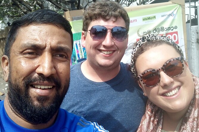 Tuk Tuk city tour is very cheap in colombo( All inclusive tour) - Stop 6: Viharamahadevi Park (Formerly Victoria Park) for a Reset