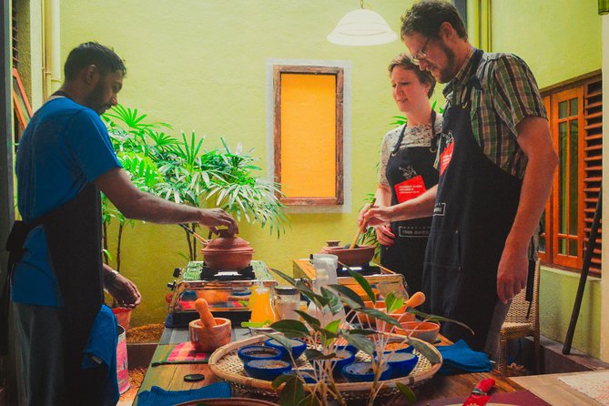 Vegan Cooking Class Colombo with Market Tour - Clay pots in Colombo: the slow-cooking trick that changes everything