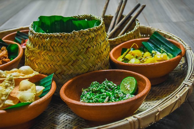 Vegan Cooking Class Colombo with Market Tour - Your vegan-friendly menu choices: rice, curries, mallum, and extras