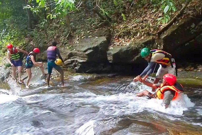 White Water Rafting at Kitulgala - From Colombo-area hotels to Kitulgala: the easy start